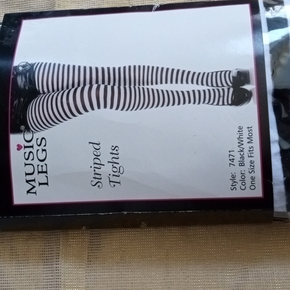 🎶 Music Legs Nylon Opaque Striped Tights One Size Black/White Stripe *NWOT* - Picture 3 of 8